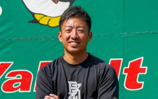 戦力外通告に「最初は、なんで？」　ソフトバンクから移籍した嘉弥真新也が「成長するにはヤクルトは最高」と語る理由