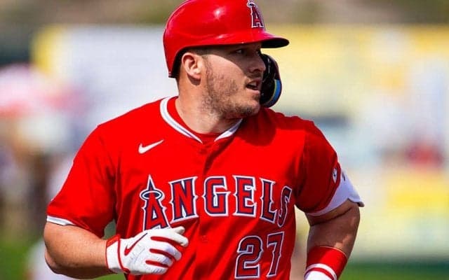 打率1割台…苦しむトラウトが明かす胸中　「感覚を取り戻したい」地元放送局に激白