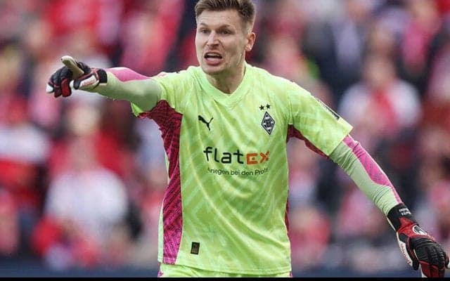 ボルシアMG、正GKオムリン負傷を受けて出場機会を増やした第2GKニコラスと2029年まで契約延長