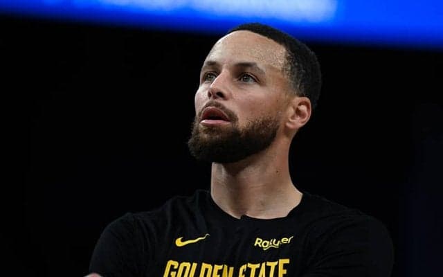 ブルズ戦終盤で右足首負傷のステフィン・カリー…MRI検査を実施、離脱は短期間の見込み