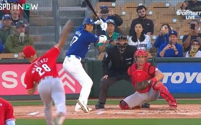 『ここまで来たよ…』大谷翔平の大飛球レフトフライに仲間も視線くぎ付け状態 ファンもドキドキ「おしい！」「あとひとのび」