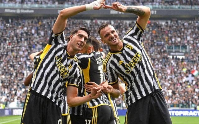 世界各国のクラブやリーグが鳥山明さんを追悼…兄弟選手がフュージョン、メンバーリストが『ドラゴンボール』仕様になるなど愛で溢れる