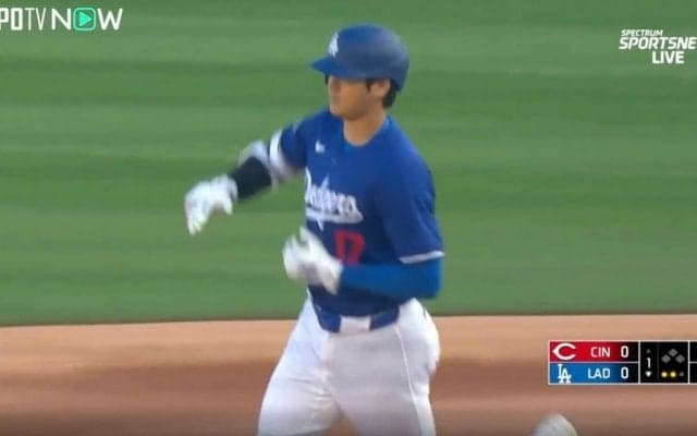 一体、何が起こった？ 大谷翔平の一瞬だけ見せた“謎の動き”にファン騒然  「ちょっと心配」「大丈夫。ちゃんと開幕には間に合うって」