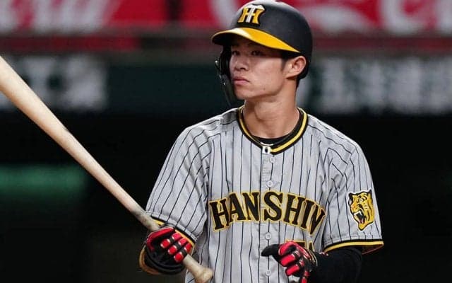 阪神・中野の死球に甲子園騒然　右足直撃で座り込む…代走送られ歩いてベンチへ