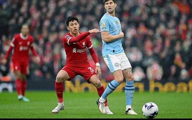 遠藤航フル出場のリバプールvsシティは白熱ドロー決着…三つ巴の熾烈優勝争いはアーセナルが首位浮上【プレミアリーグ】