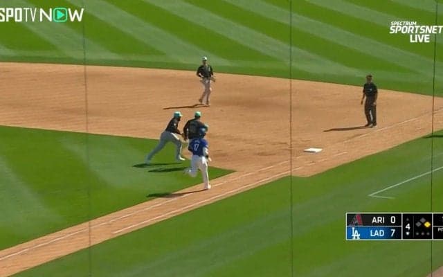 本当に怖いからやめて！大谷翔平、一塁ゴロで歩幅がちょっと合わずに\"捻挫未遂\"のヒヤヒヤな瞬間