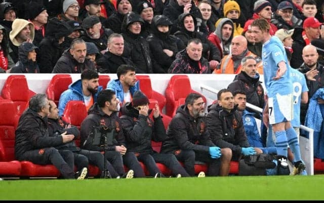 デ・ブライネが交代指示にフラストレーション…ペップ「今の彼はハッピー。問題ない」