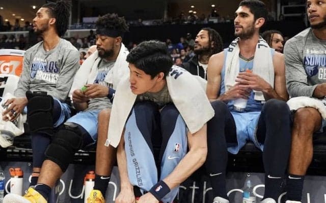 グリズリーズがウェスト首位のサンダーに大敗…手首負傷の渡邊雄太は5戦連続の欠場