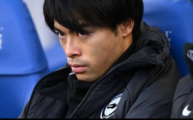 「帽子かわいい」ケガで長期離脱中の三笘薫がスタンドに、久々の姿にファン安堵「生存確認」「久しぶりに見られて嬉しい」