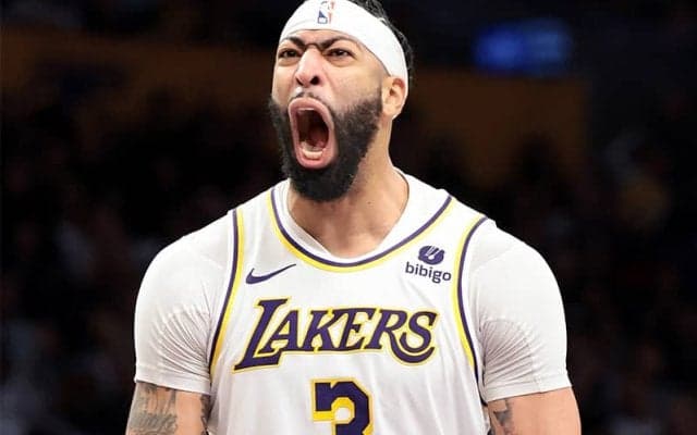 デイビスが脅威の記録…25得点25リバウンド5アシスト5スティール3ブロック以上を挙げた最初の選手に