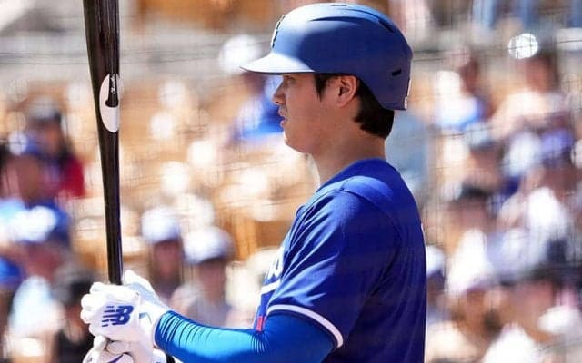 中継にチラリ映った大谷翔平の珍行動　米注目の“香りチェック”が「可愛い」