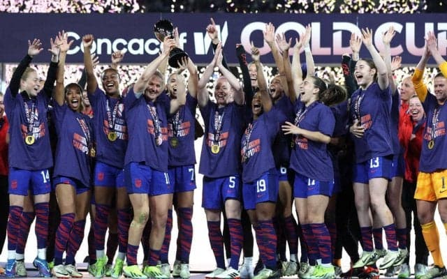 アメリカがブラジルを下して初代女王に！ 10番・ホランのヘッドが決勝点！【Wゴールドカップ】