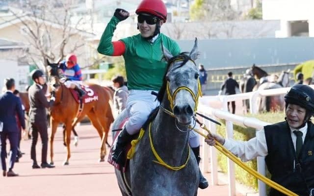 初年度産駒ですでに5頭の重賞馬 フィリーズレビュー覇者の父は血統も素晴らしく