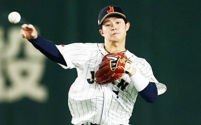 侍ジャパン最初のターニングポイントはチェコ戦 先制を許す悪送球の中野拓夢を救った源田壮亮のひと言【WBC2023】