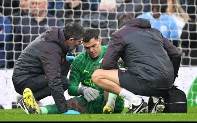 リバプール戦で負傷のエデルソン、最大4週間の離脱でアーセナルとの天王山に間に合わず