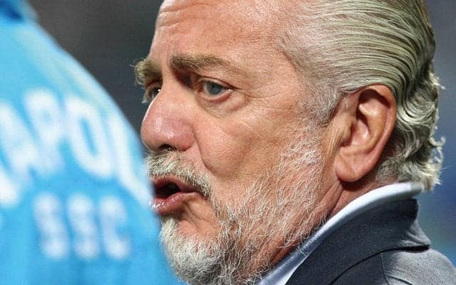 ナポリ会長が選手のインタビューを中断…CLバルサ戦へ意気込んでいたポリターノとともに退出「あなたと話せない」