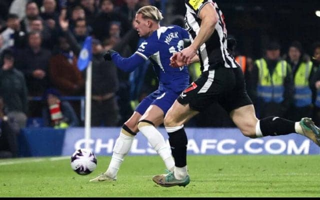 ムドリクがアザール彷彿のゴール！　解説のキャラガー氏「彼にとって何かの始まりになれば」