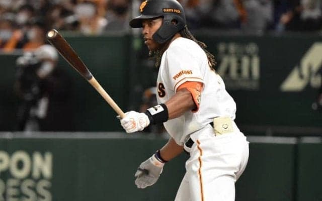 ソフトバンク　ウォーカーが古巣巨人に強烈すぎる”恩返し弾”「ホークスでも頑張れ！」の声