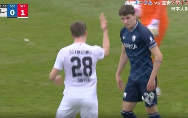 お前、かかってこいよ！背後から首を絞めて吹っ飛ばす→メンチ切りして挑発　あわや一触即発！ボーフム・浅野拓磨の目の前で起きた悪質プレー