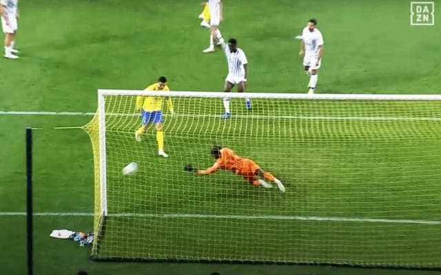 Ｃ・ロナウドの“信じられないシュートミス”に海外ファンが衝撃＆失望！「もう終わりか…」「２億ドルも払うの？」「キャリア最悪」の声…歴代最強ゴールマシーンが唖然