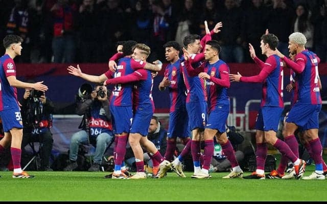 バルセロナがナポリに3発快勝、4季ぶりにベスト8進出【CL】