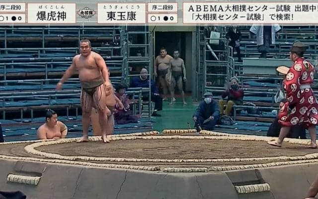 「ふらふらw」力士が酸欠状態で方向感覚を失う珍事…仕切り線に戻れず「おっとと」「なんかいろいろ間違えてる」視聴者ツッコミ