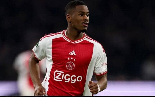 アヤックスが有望株DFハトと新契約！　ステップアップ話ありも新たに2028年夏までサイン