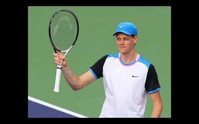  今季無敗シナー 盤石の8強入り 