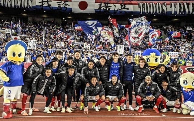 「芝ボコボコじゃん」「だいぶ荒れてる」横浜FMの試合会場・横浜国際競技場のピッチ状況に不安の声多数…山東に競り勝つも芝にも視線集まる 次戦は川崎との神奈川ダービー