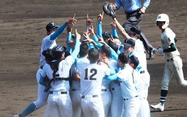 識者５人のセンバツ優勝予想 「山梨学院の連覇は？」「大阪桐蔭は強い？」「西暦末尾４の年は...」