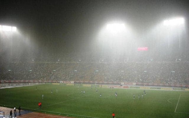 クラブ世界一決定戦「伝説の一戦」舞台裏【アジア杯、Jリーグ、トヨタカップ他サッカーを襲う「白い悪魔」の恐怖】(2)