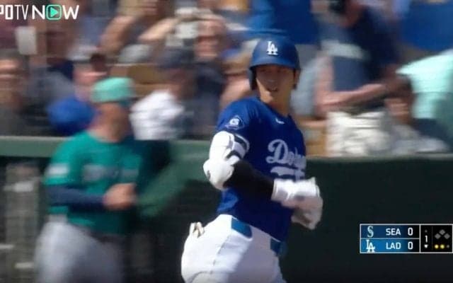 一体、何が起こった？ 大谷翔平がホームラン“確信歩き”→まさかの着弾せず！ 一瞬だけ見せた“微妙な表情”にファン騒然 「逆風関係ないだろw」「開幕には間に合うでしょ」