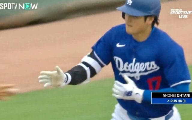 「かわいい大谷さん」「いい朝をありがとう！」 大谷翔平、三塁コーチとの“爽やかHRセレブレーション”にファン歓喜