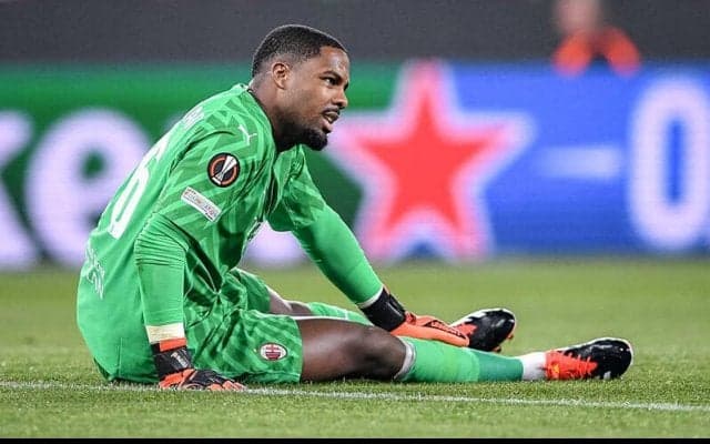 負傷交代のメニャンは重傷回避？　右ヒザに打撲も関節は問題なしか