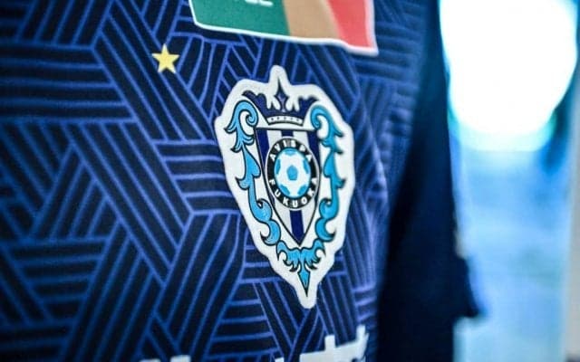 「絶対20点とる人の風貌やん!!!!」「スーパーモデルみたい」J1福岡のイラン代表FWの「戦闘服」姿にファン沸騰！「アベンジャーズに出てそう」「筋肉のバランスが良くて惚れ惚れ」などの声