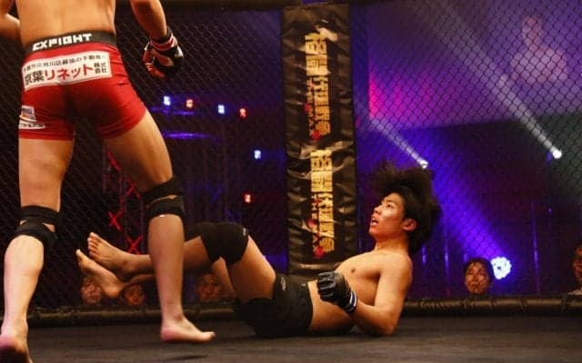 元海上自衛隊の男、秋山成勲の“秘蔵っ子”を衝撃KO！ 強すぎメンタルに「新世代のファイター」元UFCファイターも称賛