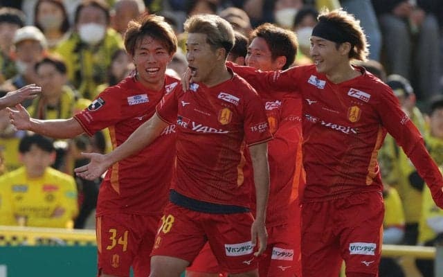 名古屋がとうとう今季初得点&初白星！ 大サポーター駆けつけた敵地で柏を撃破、セットプレーから2発に守備でも零封【明治安田J1第4節】