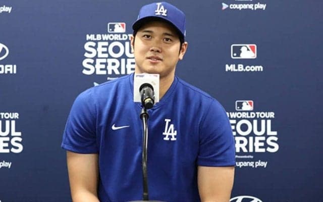 新妻に同僚も興味津々…大谷翔平の照れ笑い「幸せそう」　“愛のイジり”が「素敵」