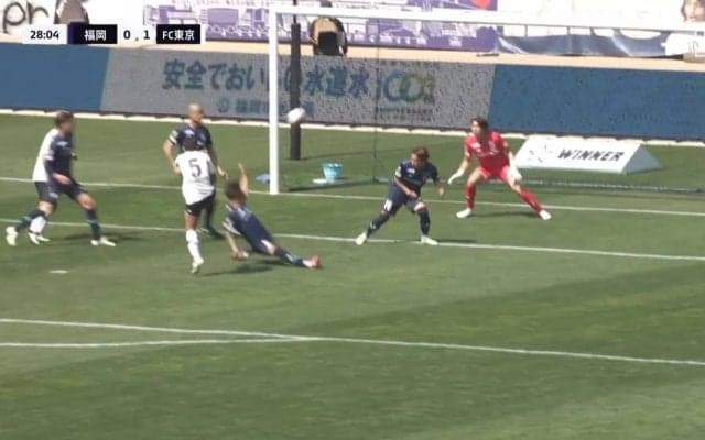 「ブラボー！」37歳・長友佑都、代表復帰に自ら祝砲弾！「マジでかっけえよ」高めトラップからパワー全開の豪快ボレーシュート炸裂で試合の流れをつかんだ瞬間「そんなん出来たんか！」