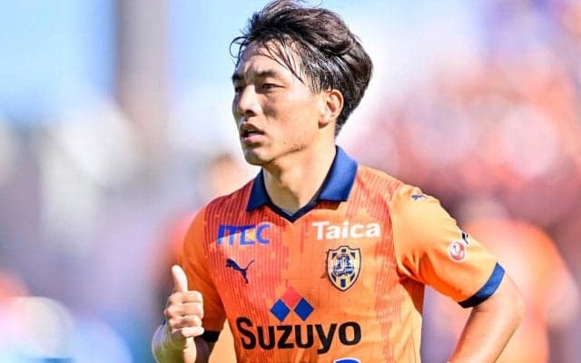 「山原半端ないって」清水24歳SBの自陣からの約50m単独ドリブル→強烈ミドル弾が凄過ぎる！「一人で仕留めやがった」「おかわり無限レベルのゴラッソ！」と称賛続く