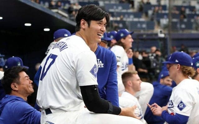 ド軍戦に出現…“謎の美女”が「可愛すぎる」　主砲もガン見で「みんなデレデレ」