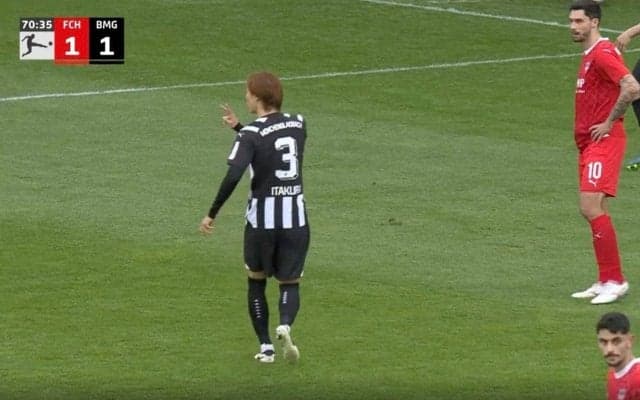 「日本代表の武器になる」「二刀流！」ボルシアMG板倉滉がボランチで緊急投入→チームの雰囲気を一気に変えた瞬間　同点弾を食らった大ピンチでの途中出場