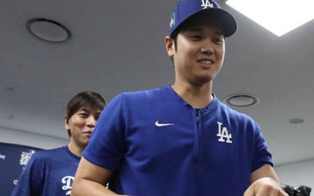 堂々の佇まい…ドジャースに現れた「4人のMVP」　大谷翔平らに負けない異色の“存在感”