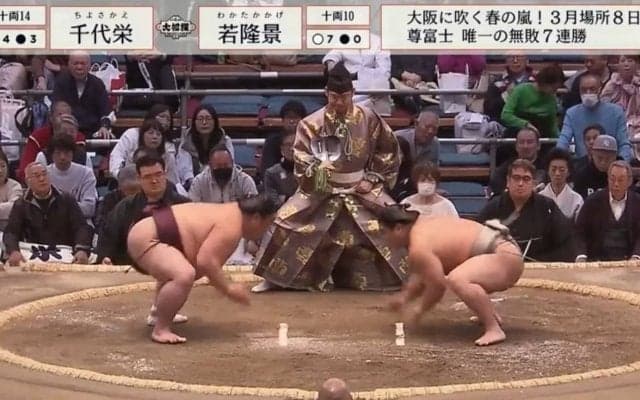 元関脇の若隆景、一瞬の出来事で連勝18がストップ「えっうそー」「なにこれ」相撲ファンもまさかの取組に驚きの声