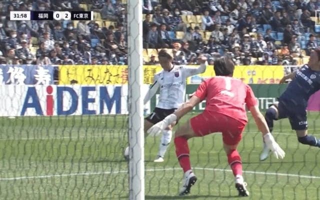 「天才！」「えぐすぎる」U23日本代表・荒木遼太郎、完璧過ぎるボールコントロールで寸分違わぬ狙い通りのシュートを決めた瞬間！敵地で2得点の大活躍に｢華がある」「めっちゃ決めるやん」