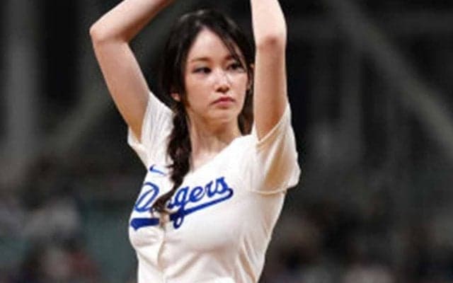 ド軍戦に登場した韓国人女優に「彼女は何者？」　米国でも注目、素性知りたいファン続出