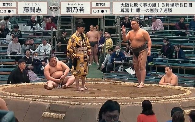 「飛んだ」力士の軽やかで大胆な“奇襲”炸裂に場内どよめき「こういうの見たかった」「エンターテイナーだよ」驚きの展開に称賛の声