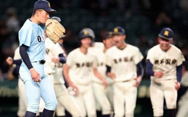 169球目がサヨナラ暴投　近江エース、沈痛「体力不足」　センバツ