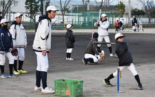 高校生が小学生と“鬼ごっこ”!?　体力低下に危機感…選手発信、地域変える「研究室」