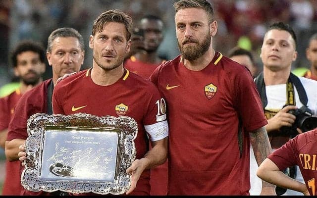 トッティが後輩デ・ロッシの手腕を称賛！　ペッレグリーニの奮闘ぶりにも目を細める